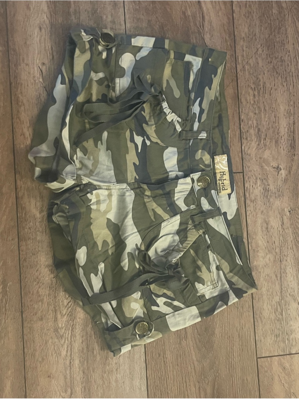 Hybrid & company Olive Green Camo Cargo Shorts